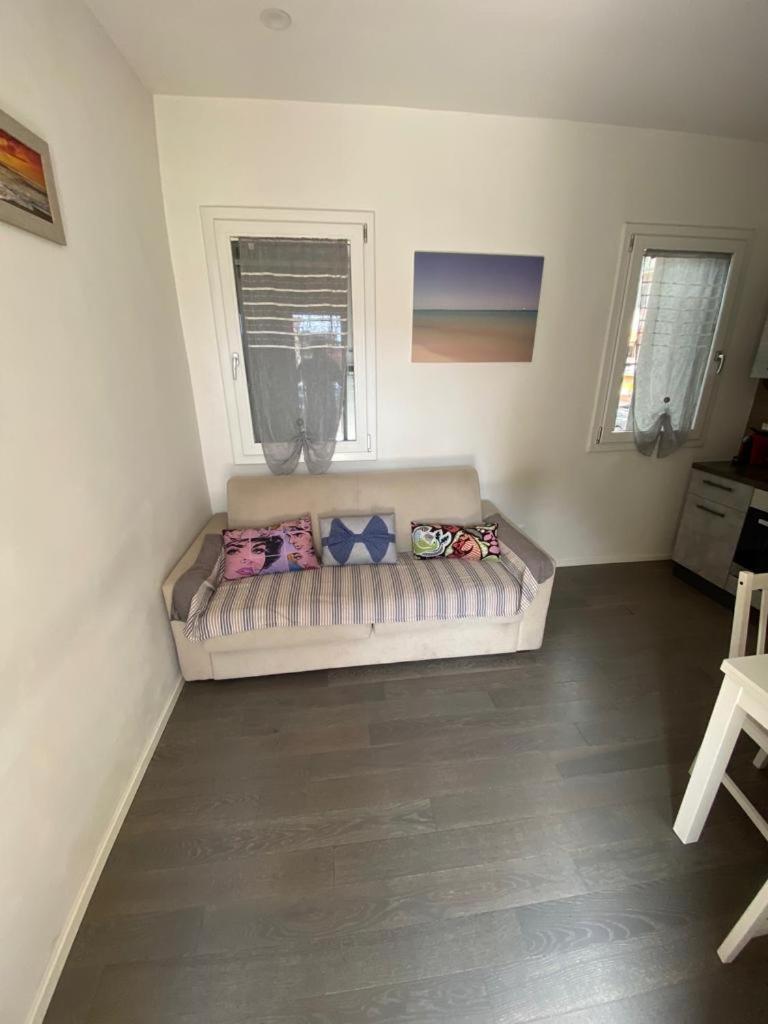 Momy House Apartment ซานโดนาดิเพียเว ภายนอก รูปภาพ
